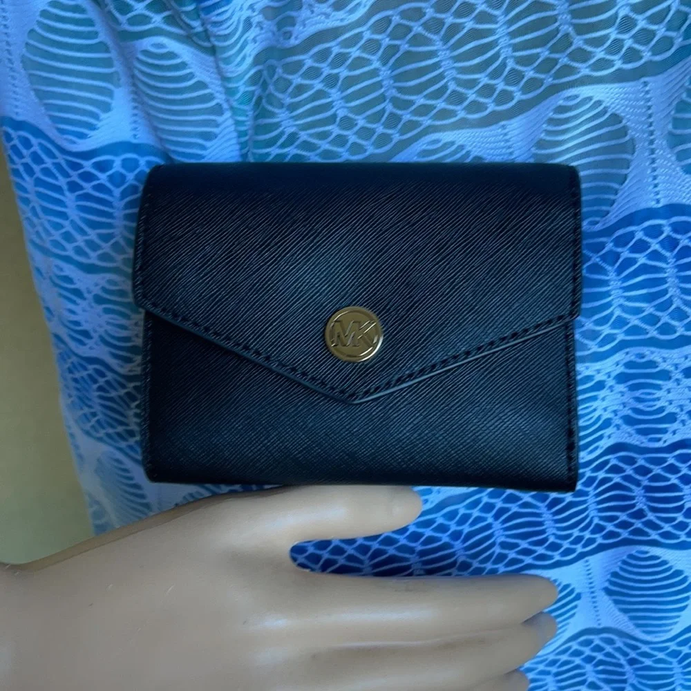 MICHAEL KORS JET SET TRAVEL MEDIUM FLAP BIFOLD WALLET BLACK